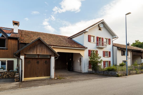 Ancienne ferme avec grange attenante 1
