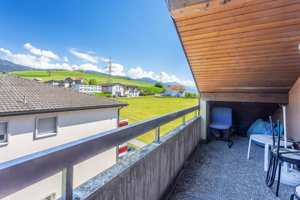 Appartement 3.5P au dernier étage avec balcon et garage 1