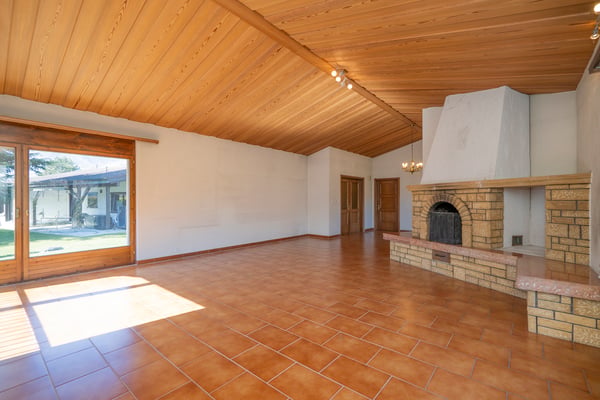 Une villa aux beaux volumes sur près de 1'000 m² 4