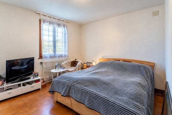 Maison villageoise avec grange et jardin à Bex 7