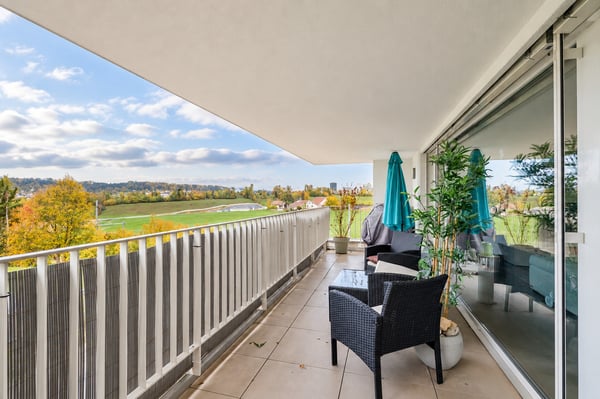 Spacieux 6.5 pièces MINERGIE avec balcon 12