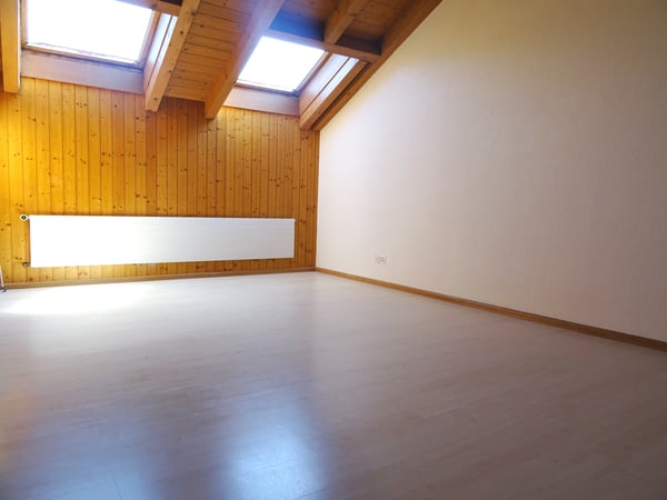 HEIMELIGE DACHWOHNUNG IM HERZEN VON BÜSSERACH 8