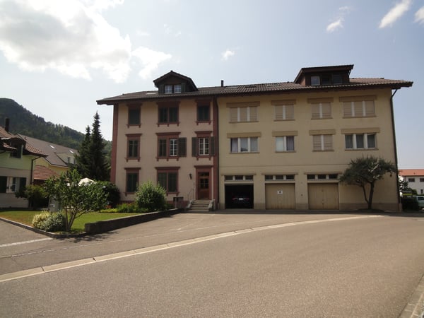 HEIMELIGE DACHWOHNUNG IM HERZEN VON BÜSSERACH 12