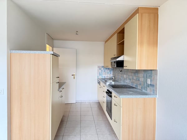Geräumige und helle Wohnung mit Balkon - Nahe Dorfzentrum Aesch 3