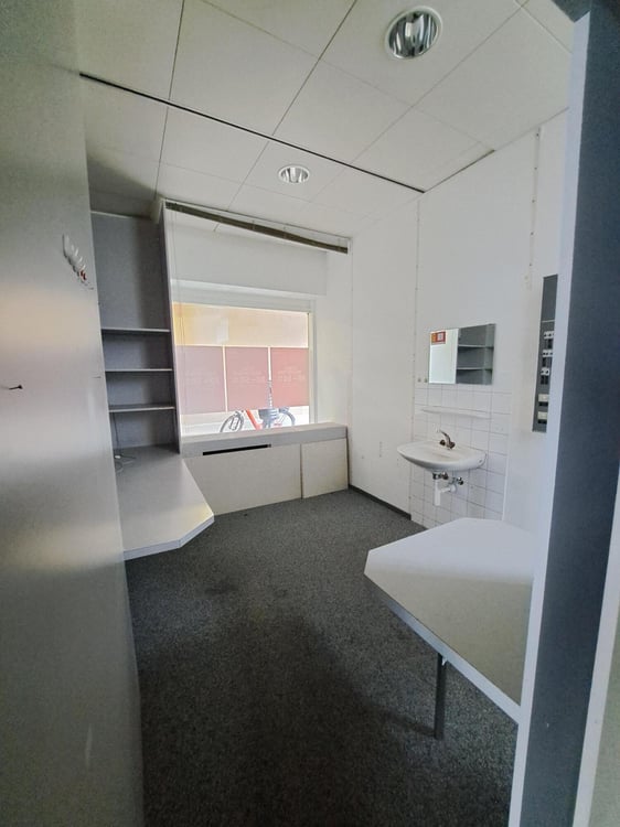 Grosse Ladenlokal im Einkaufszentrum Aesch 5