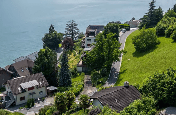 Charmantes EFH mit Berg- und Seesicht und grosszügigem Garten 9