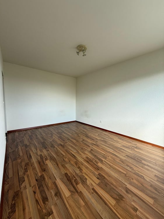 Helle 2.5-Zimmerwohnung im 7. Stock / Mietzinsaktion 3