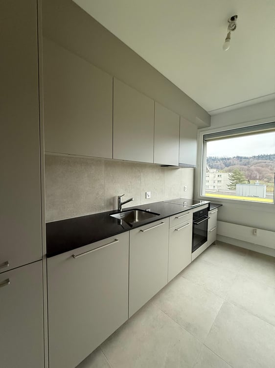 Helle sanierte 1-Zimmerwohnung im 7. Stock / Mietzinsaktion 2