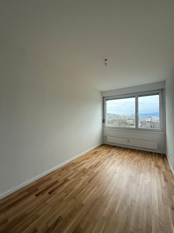 Helle sanierte 1-Zimmerwohnung im 7. Stock / Mietzinsaktion 8