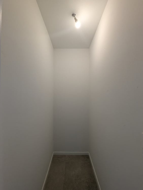 Helle sanierte 1-Zimmerwohnung im 7. Stock / Mietzinsaktion 10