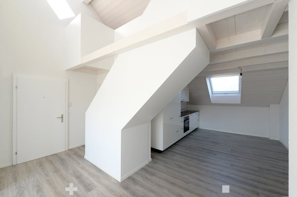 Moderne 3.5-Zimmerduplexwohnung im 3. Stock mit Balkon 3