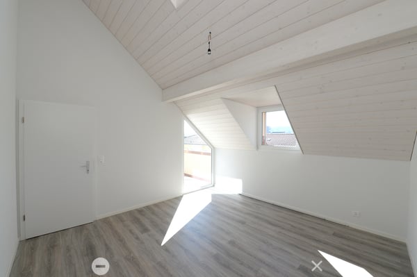 Moderne 3.5-Zimmerduplexwohnung im 3. Stock mit Balkon 4