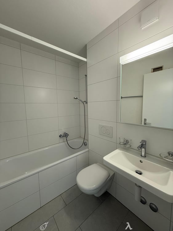 Moderne 5.5-Zimmerwohnung mit Balkon im 1. Stock / Mietzinsaktion 4