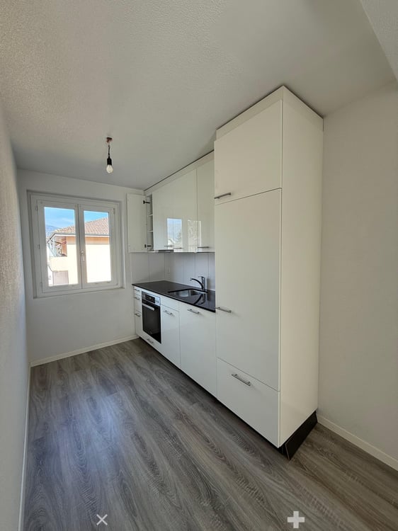Moderne 5.5-Zimmerwohnung mit Balkon im 1. Stock / Mietzinsaktion 1
