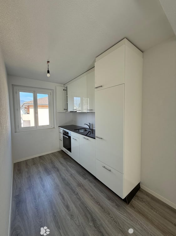 Moderne 3.5-Zimmerwohnung mit Balkon im 1. Stock / Mietzinsaktion 1