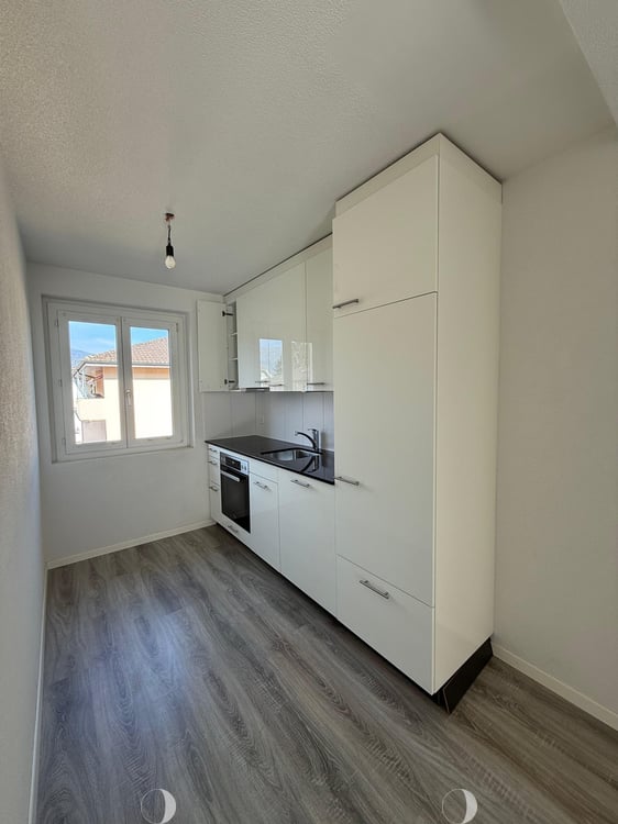 Moderne 3.5-Zimmerwohnung mit Balkon im 1. Stock / Mietzinsaktion 1