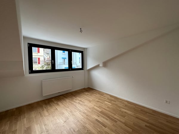 Moderne 2.5-Zimmerdachwohnung im 3. Stock mit Balkon 5