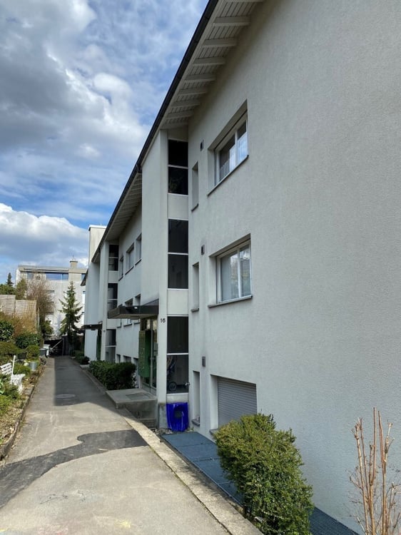 Moderne 2.5-Zimmerwohnung im 1. UG mit Terasse 11