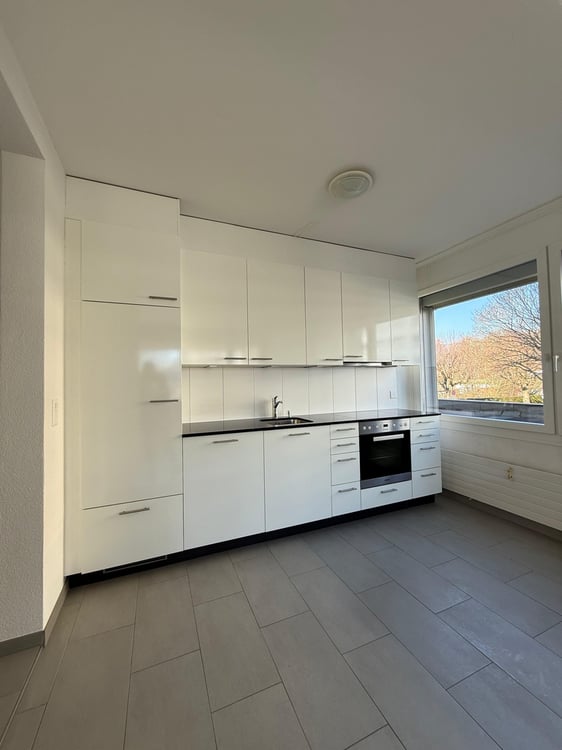 Helle 1.5-Zimmerwohnung im 1. Stock mit Balkon 1