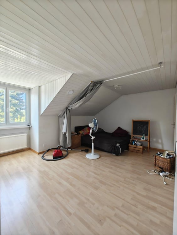 4.5-Dachzimmerwohnung im 2. Stock mit Balkon 4