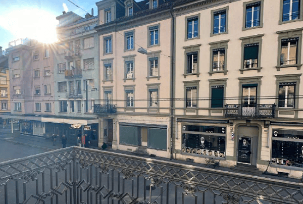 Moderne 2.5-Zimmerwohnung mit Balkon im Stadtzentrum Biel 5