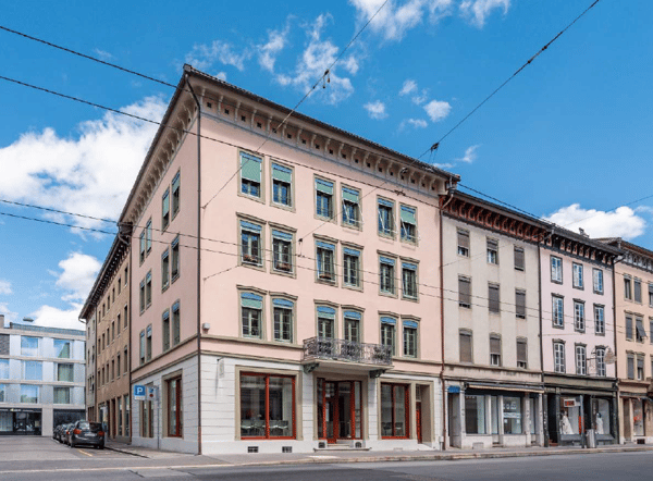 Moderne 2.5-Zimmerwohnung mit Balkon im Stadtzentrum Biel 6