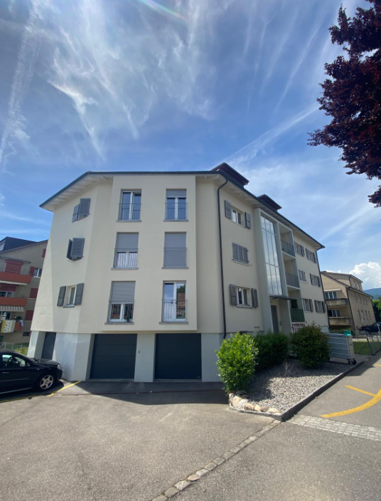 Aussenparkplatz in Brügg zu vermeiten 2