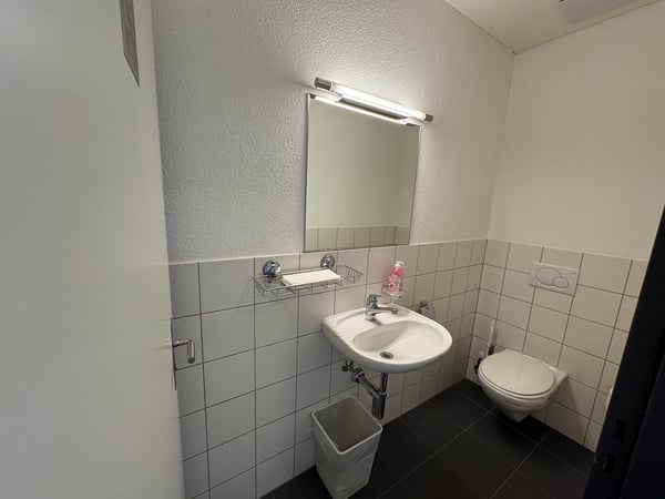 Büroraum / Praxisraum zu vermieten ab 1. Dezember 2026 6