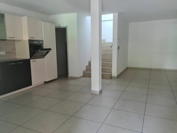 Moderna casa bifamiliare a Gorduno 8