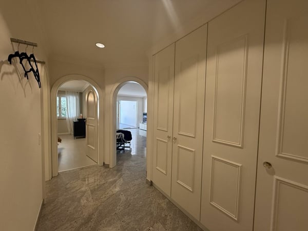 Elegante 1.5-Zimmer-Wohnung mit privatem Garten in exklusiver Lage von Ascona 11