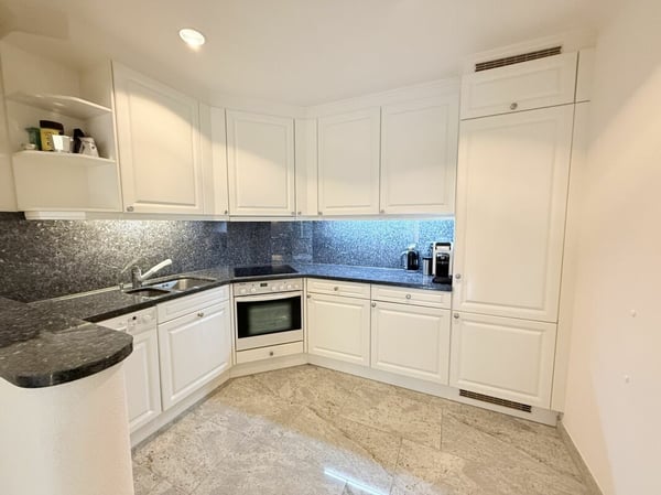 Elegante 1.5-Zimmer-Wohnung mit privatem Garten in exklusiver Lage von Ascona 6