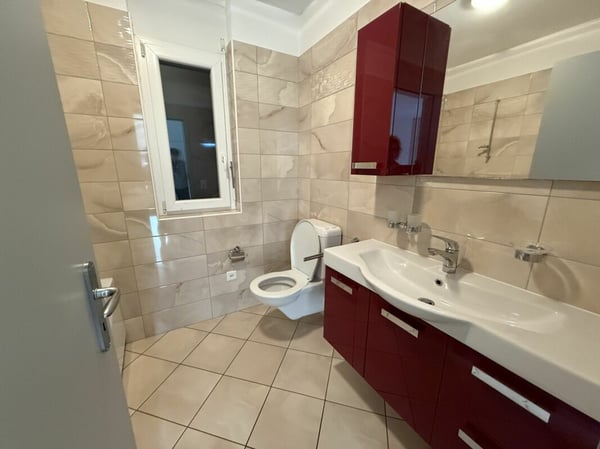Spaziosa casa bifamiliare con giardino soleggiato - Gorduno 11