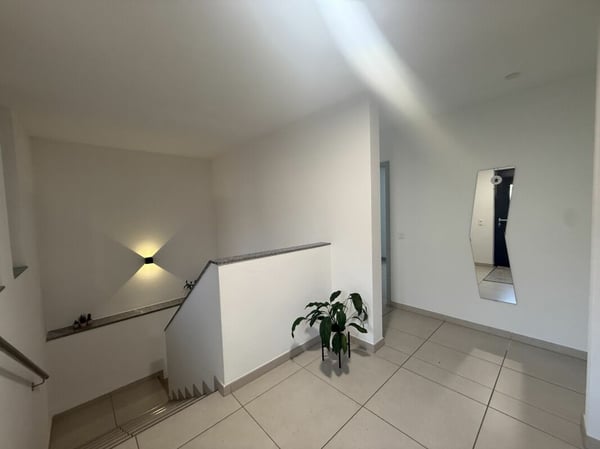 Spaziosa casa bifamiliare con giardino soleggiato - Gorduno 6