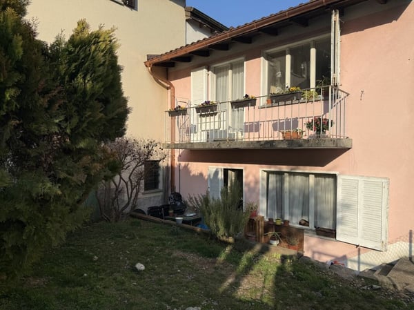 Losone - Haus im Dorfkern (Nucleo) mit zwei 2-Zimmer-Wohnungen 1