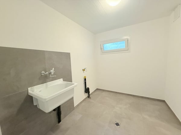 Appartamento di 4.5  locali di standing medio/alto in palazzina di sole 3 unità abitative 12