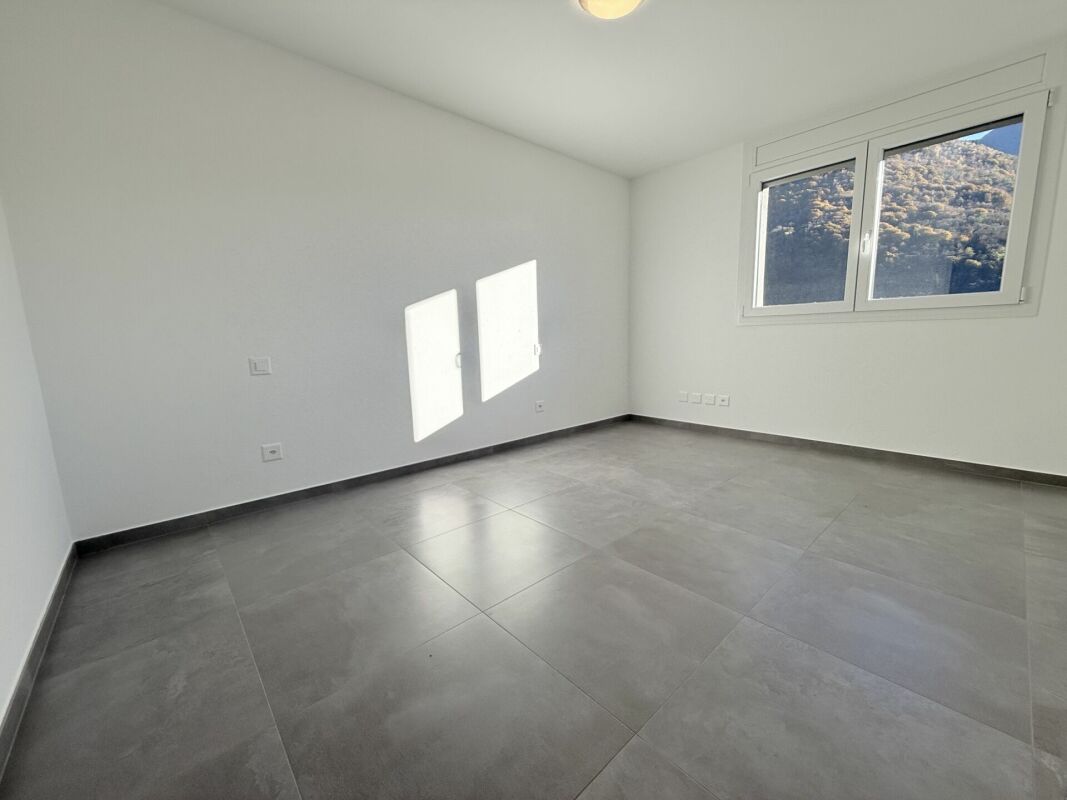 Appartamento di 4.5  locali di standing medio/alto in palazzina di sole 3 unità abitative