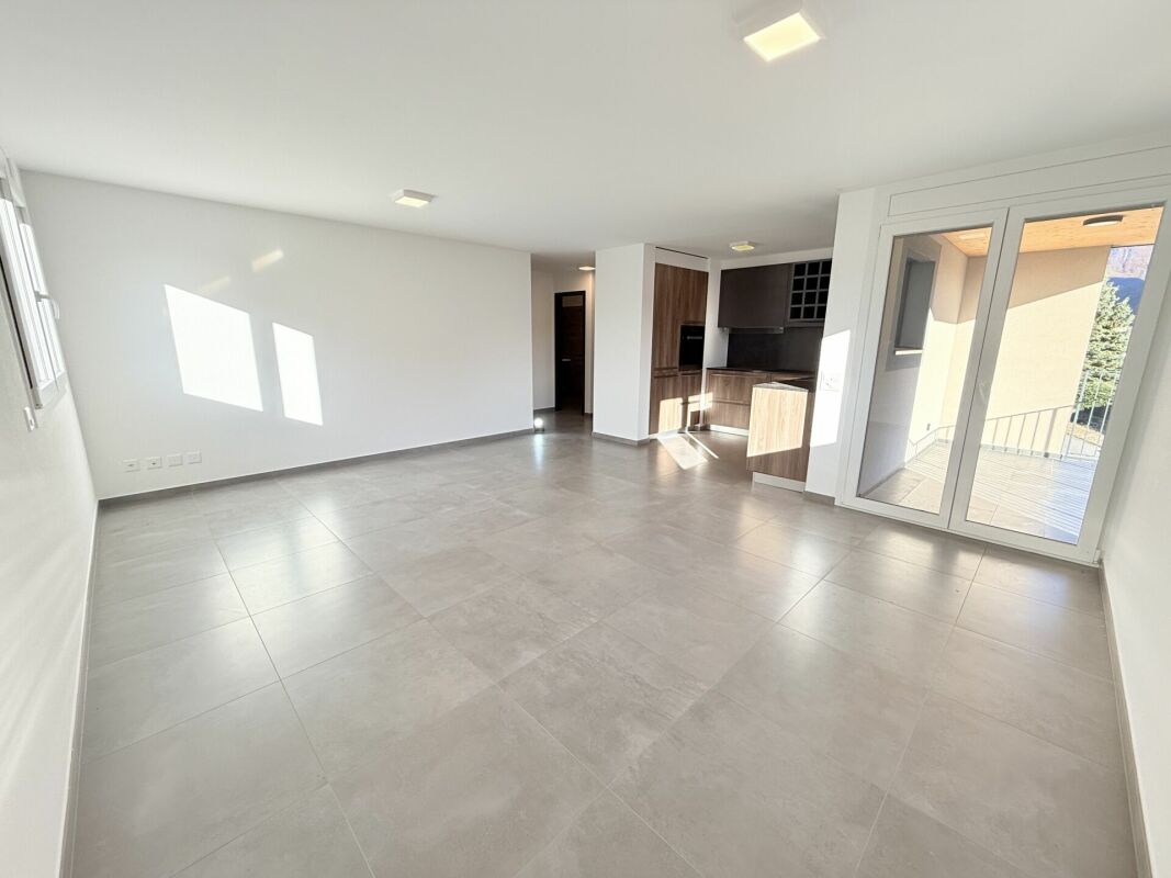 Appartamento di 4.5  locali di standing medio/alto in palazzina di sole 3 unità abitative