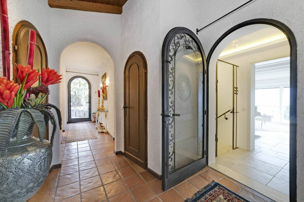 Mediterrane Villa mit Infinity-Pool und Panoramaseeblick auf den Lago Maggiore - Brissago