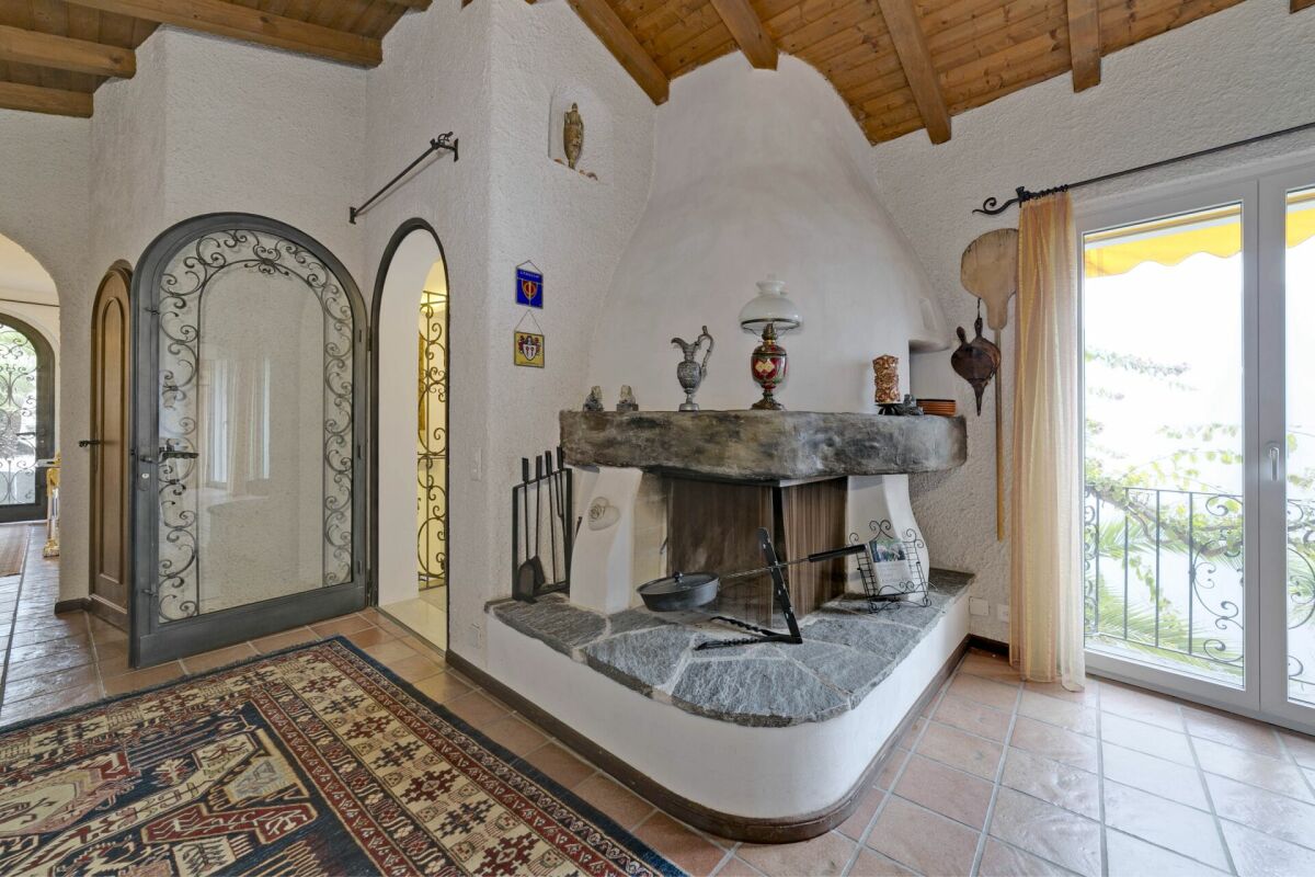 Mediterrane Villa mit Infinity-Pool und Panoramaseeblick auf den Lago Maggiore - Brissago