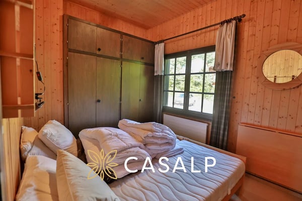 Charmant demi-chalet avec piscine à Mollens 8