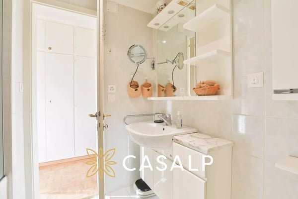 Spacieux attique de 1.5 pièces au centre de Crans 8