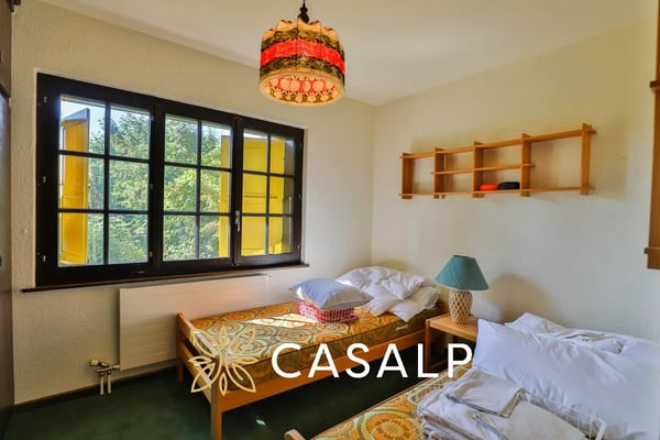 Charmant demi-chalet avec piscine à Mollens 13