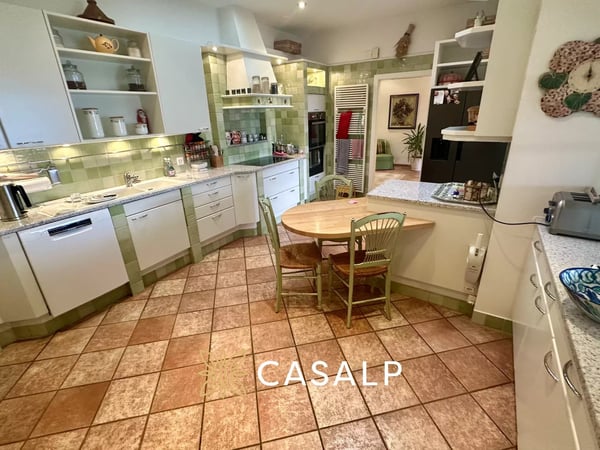 Vaste attique de luxe avec piscine intérieure 11