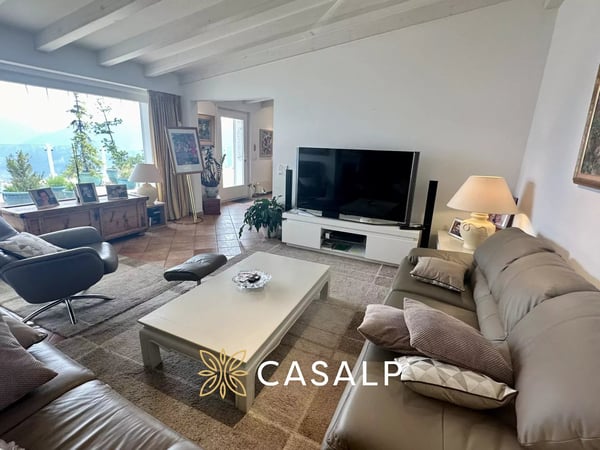 Vaste attique de luxe avec piscine intérieure 5