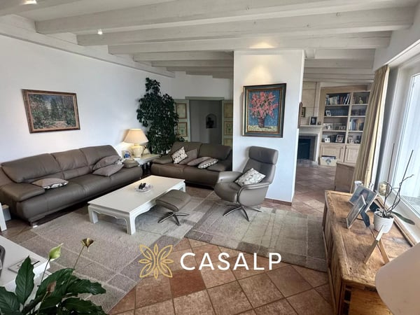 Vaste attique de luxe avec piscine intérieure 3