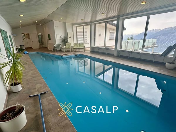 Vaste attique de luxe avec piscine intérieure 2