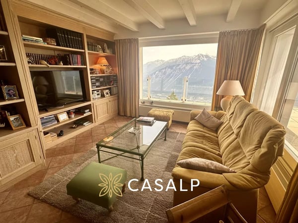 Vaste attique de luxe avec piscine intérieure 4