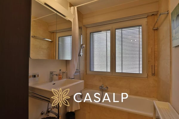 Agréable appartement de 2.5 pièces traversant à Montana 9