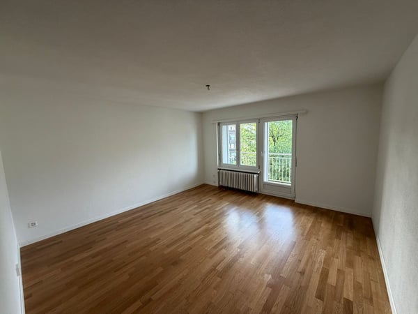 Reserviert: Helle 2.5-Zimmer-Wohnung mit Balkon in Rüti ZH 1