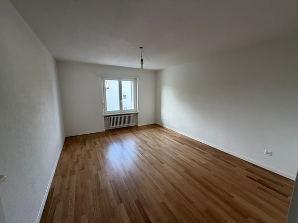 Reserviert: Helle 2.5-Zimmer-Wohnung mit Balkon in Rüti ZH 3